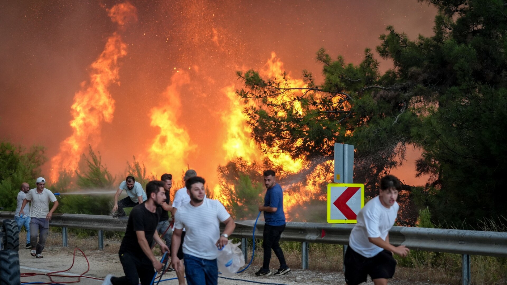 Incendii de vegetație puternice în sudul Turciei. Temperaturile au sărit de 46 de grade Celsius. Capitala Ankara, amenințată