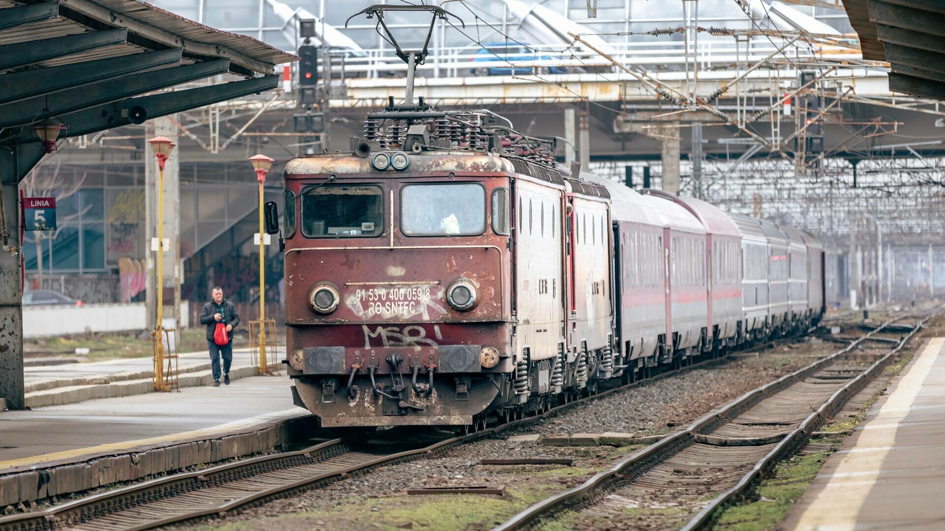 INS: Numărul pasagerilor de tren a scăzut cu 7,5% în primul trimestru din 2025, iar transportul feroviar de mărfuri, cu 18,5%