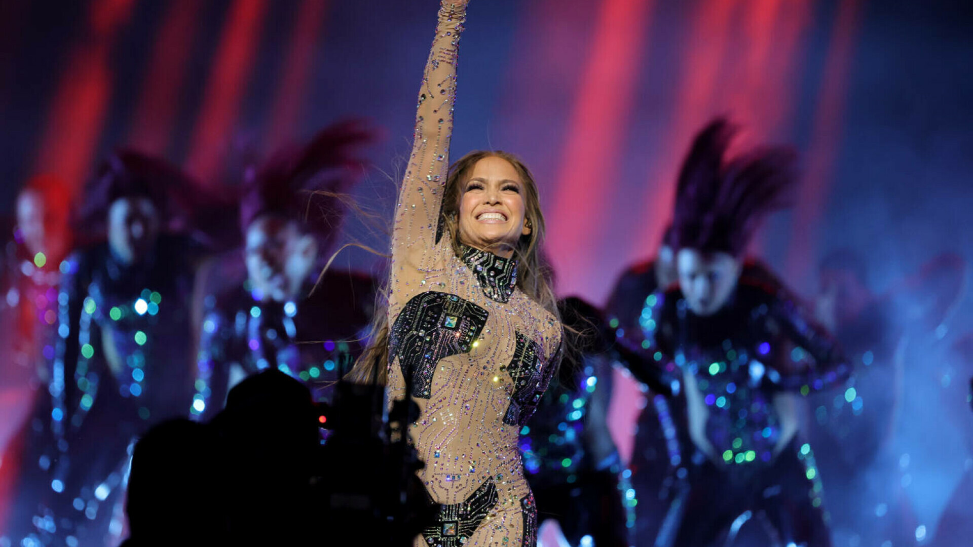 Jennifer Lopez, accident vestimentar pe scenă, în mijlocul unui concert susținut la Varșovia. VIDEO
