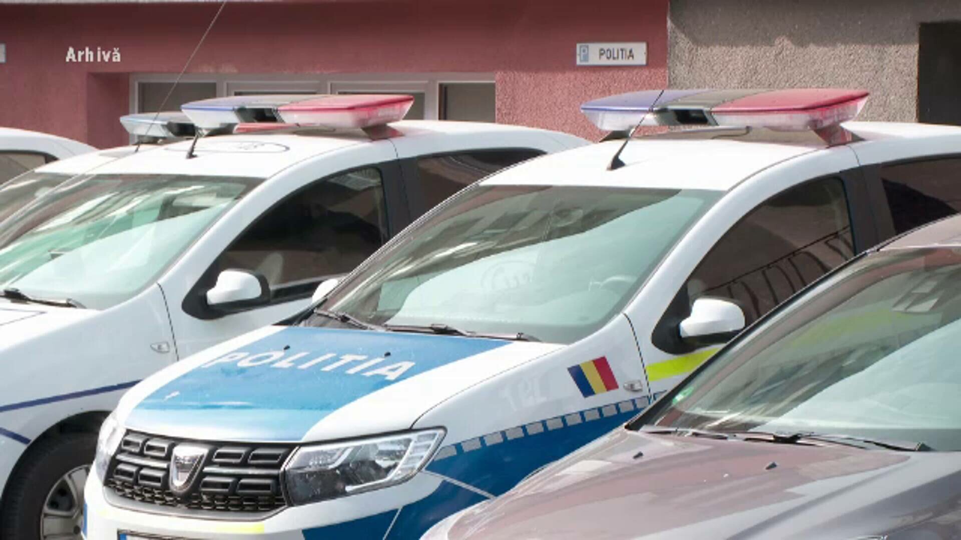 Un bărbat din Pitești a încercat să fure rufe de pe un uscător și a atacat polițiștii cu spray lacrimogen