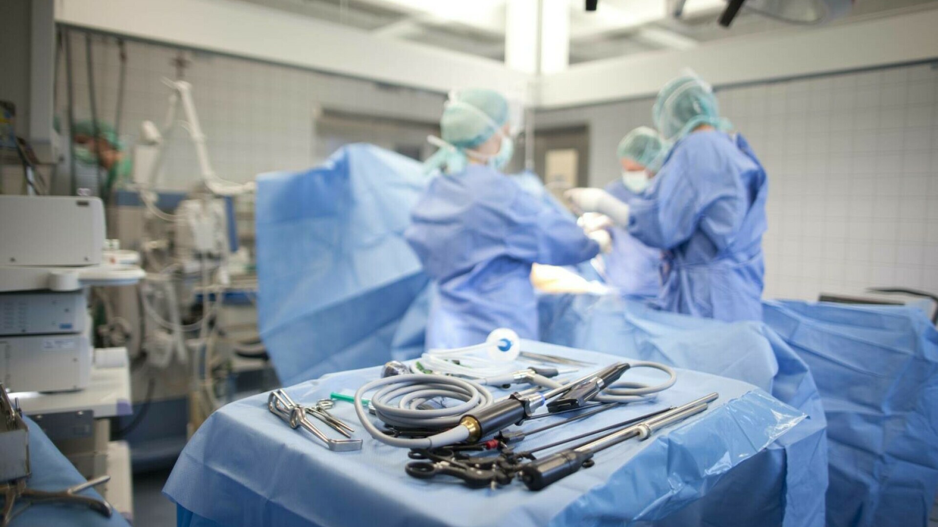 Un bărbat a murit imediat după ce și-a făcut transplant de păr în Turcia