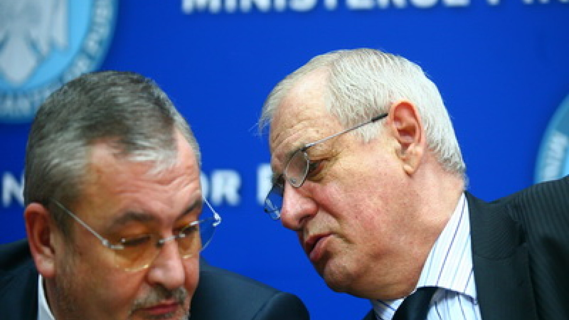 Ministrii Sebastian Vladescu si Mihai Seitan