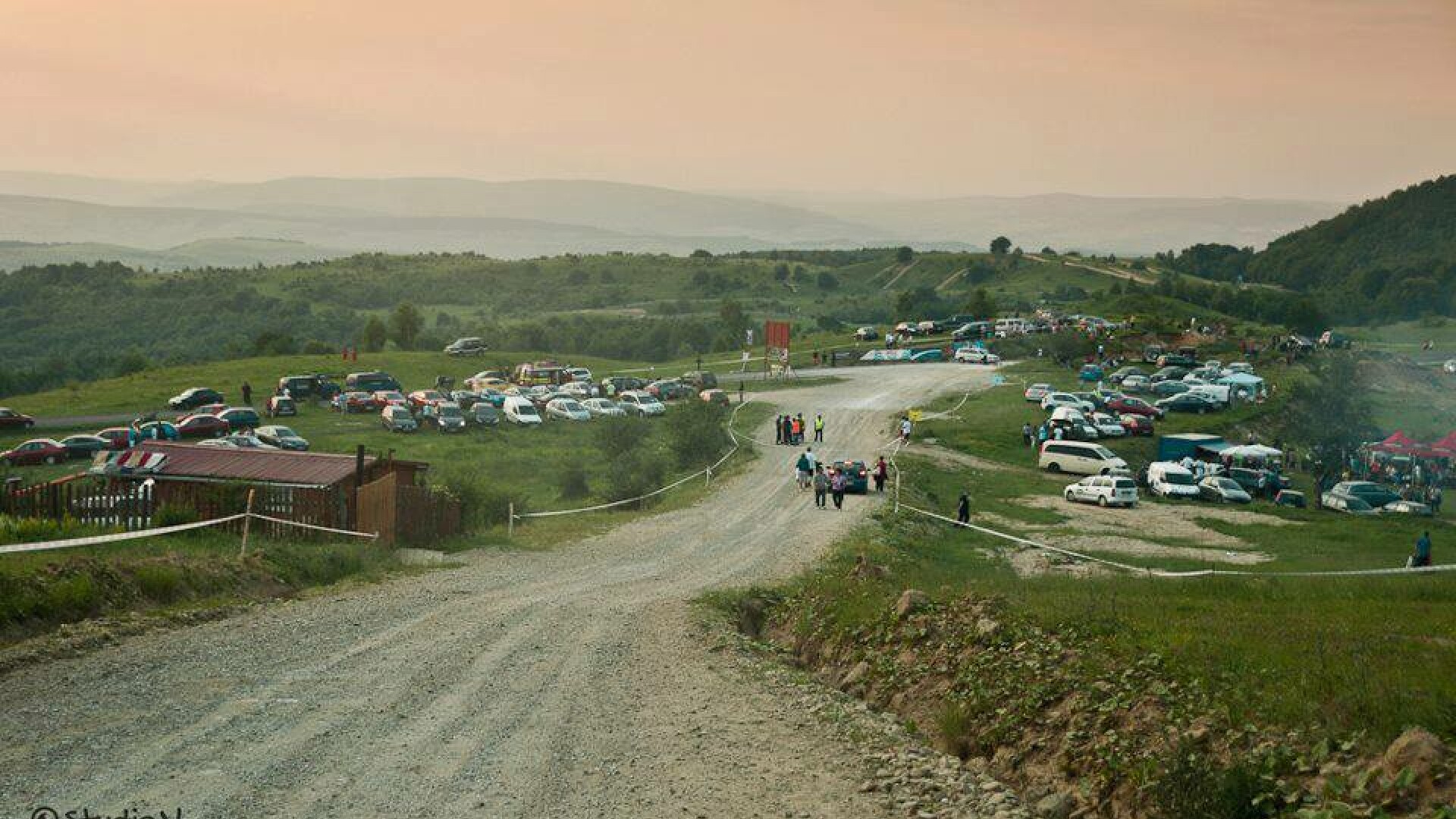 Se tureaza motoarele. Transilvania Rally tinteste competitiile internationale. Programul probelor