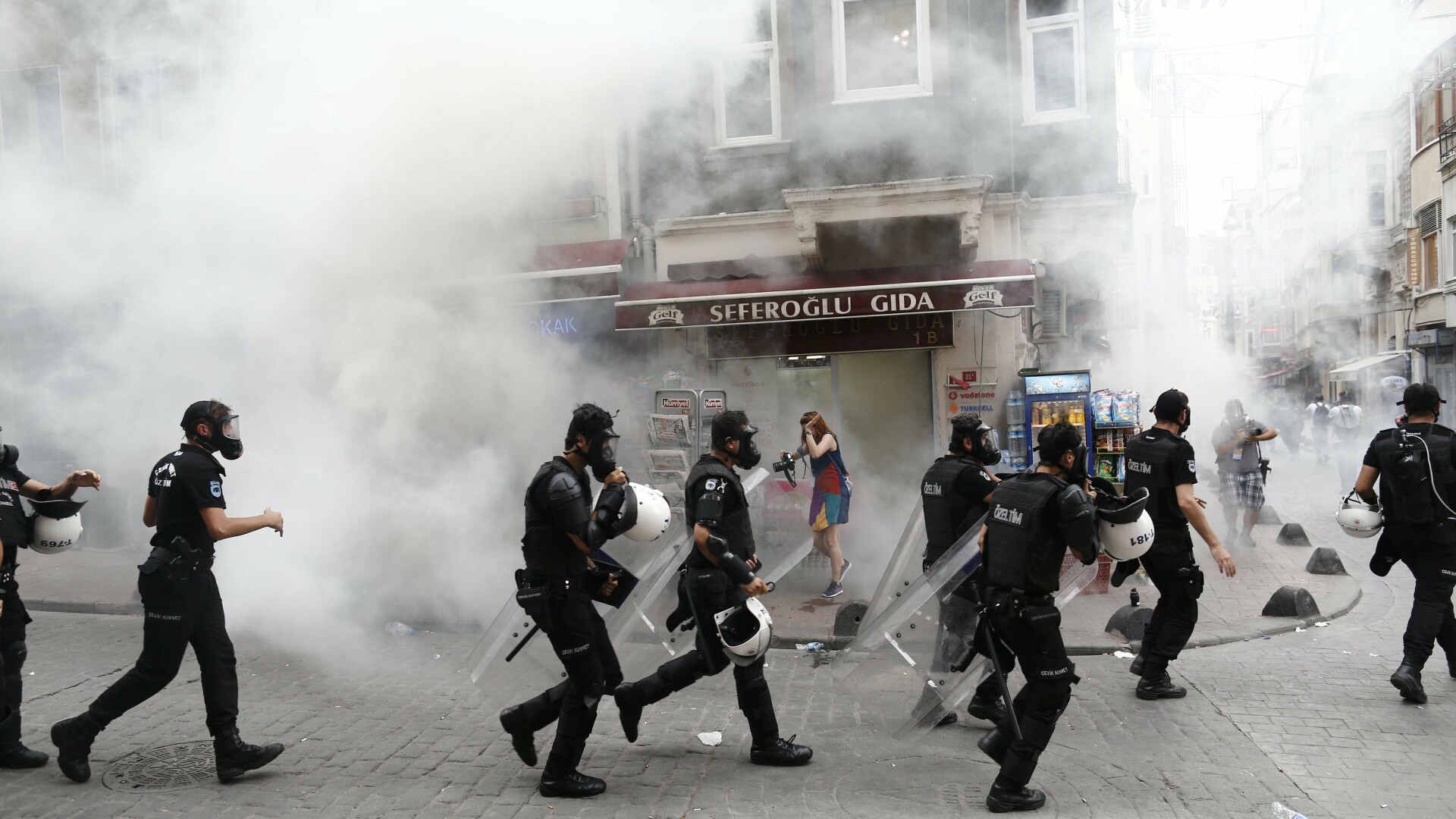 Violente la Marsul Gay Pride din Istanbul - 1