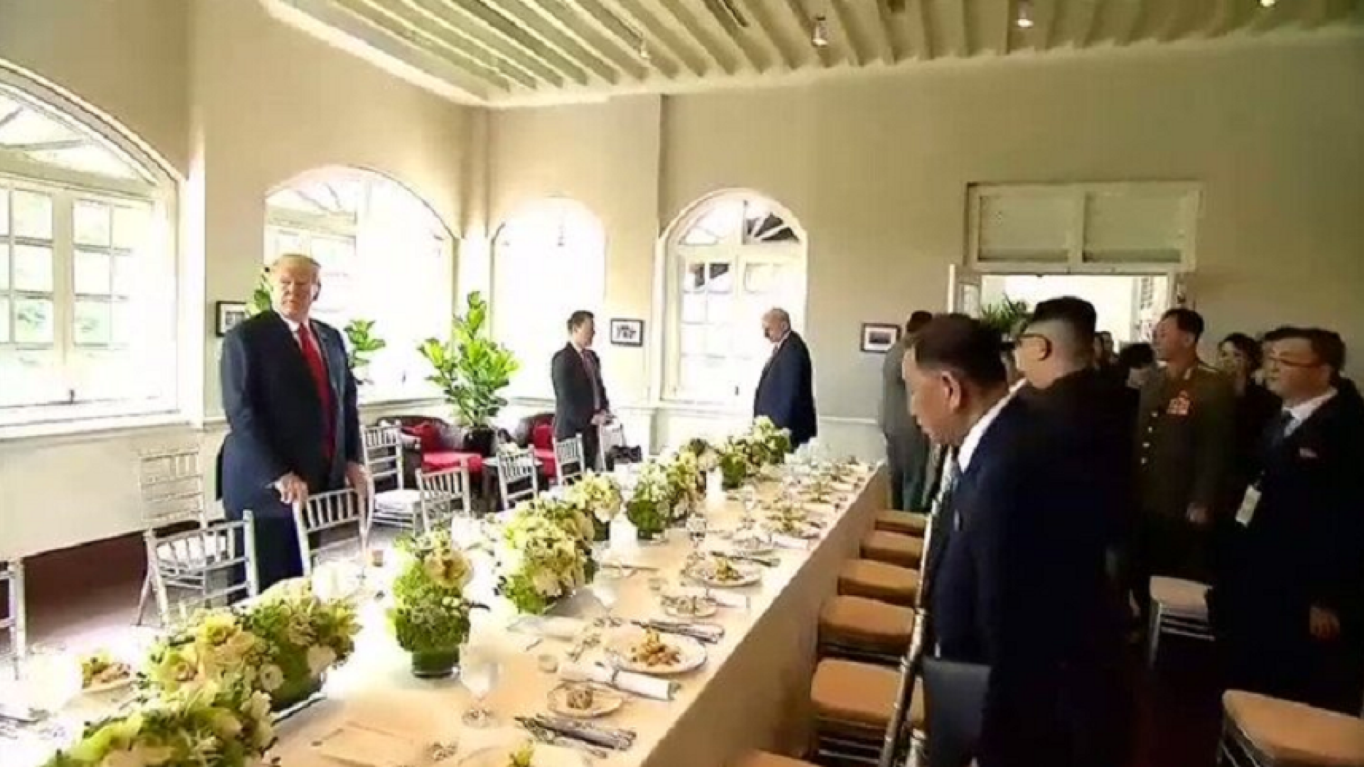 Donald Trump, Kim Jong-un - la masă