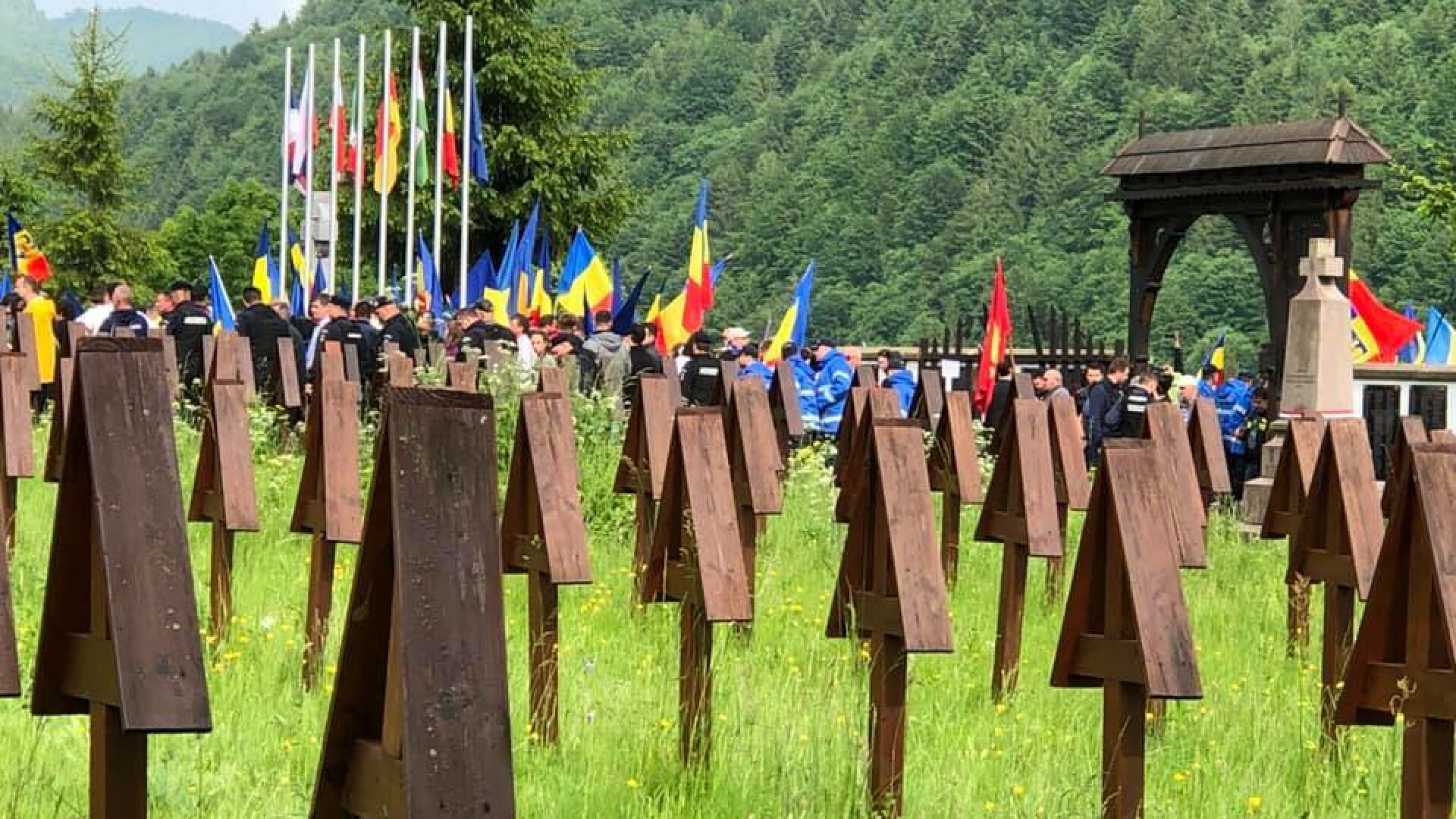 Scandal la Cimitirul din Valea Uzului - 6