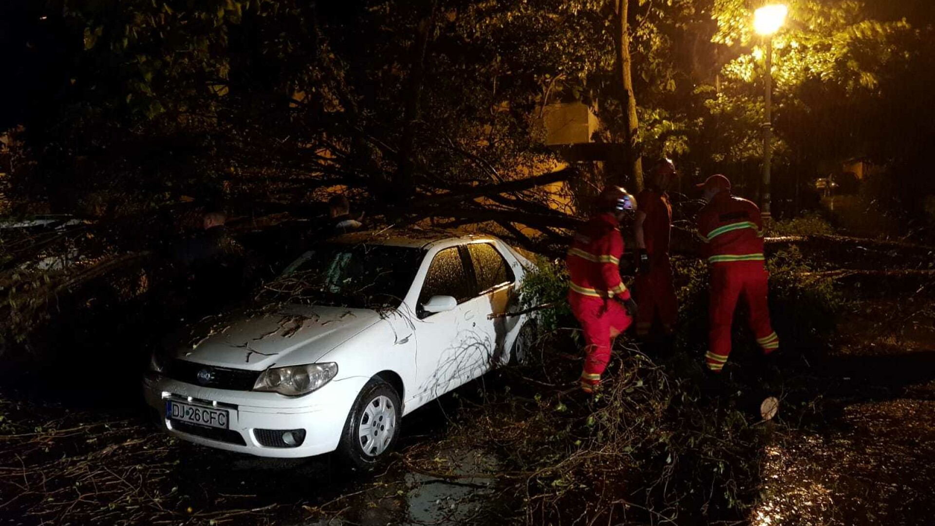 Pagube în mai multe județe din cauza furtunilor și a vântului puternic - 3