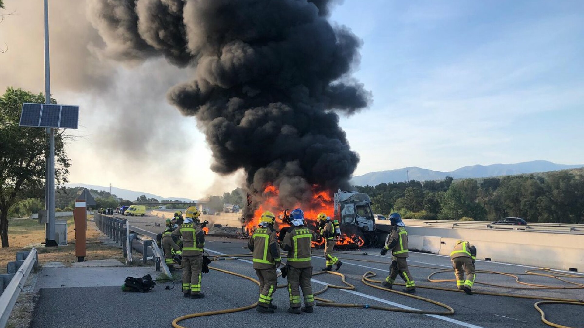 Șofer român de TIR ars de viu pe o autostradă din Spania