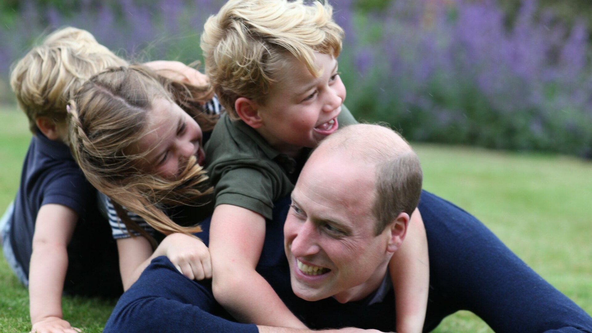 Cum a sărbătorit Prinţul William împlinirea a 38 de ani. GALERIE FOTO