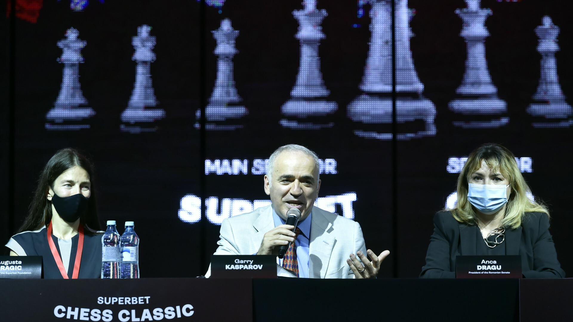 Garry Kasparov, despre Putin: ”Când se va prăbuşi el, se va prăbuşi şi sistemul, pentru că n-o să-l ajute nimeni”