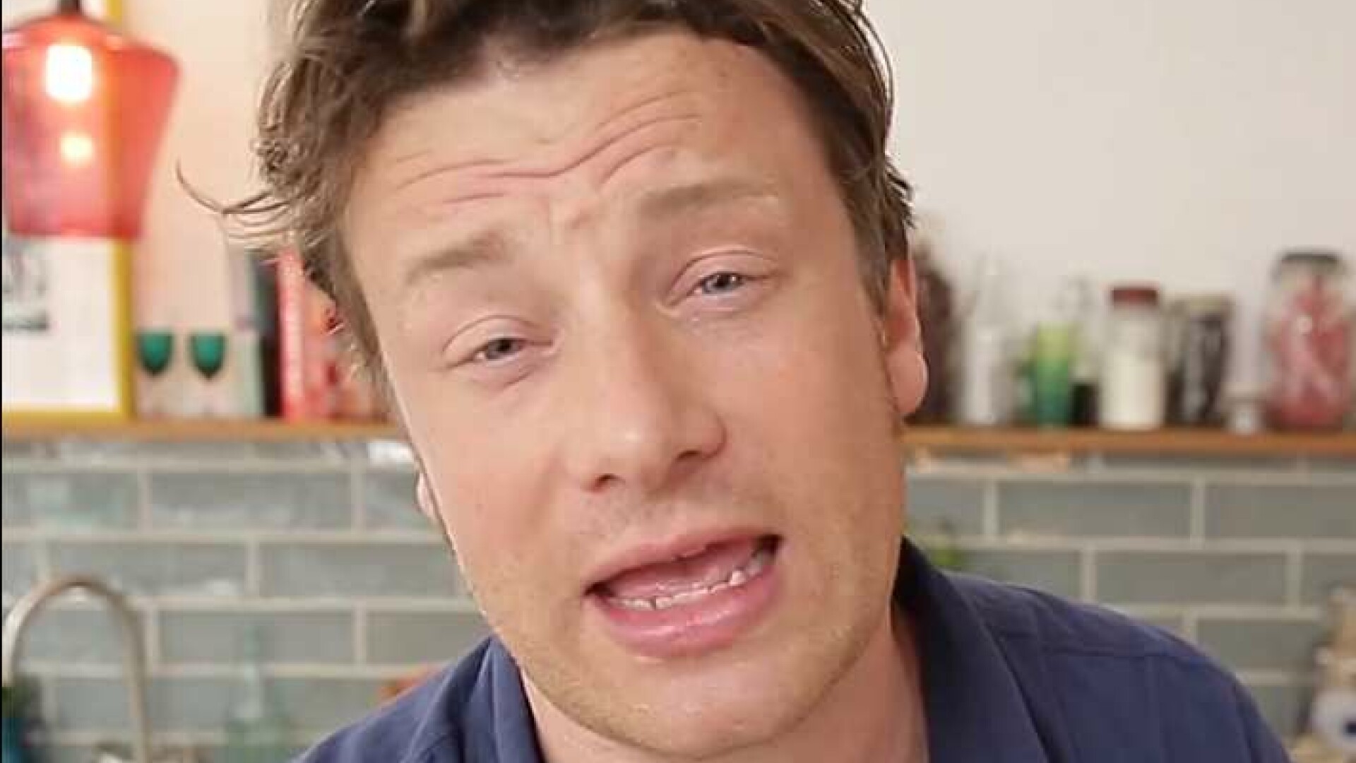 Secretul lui Jamie Oliver pentru „friptura perfectă”. Totul începe „de la cuțit”