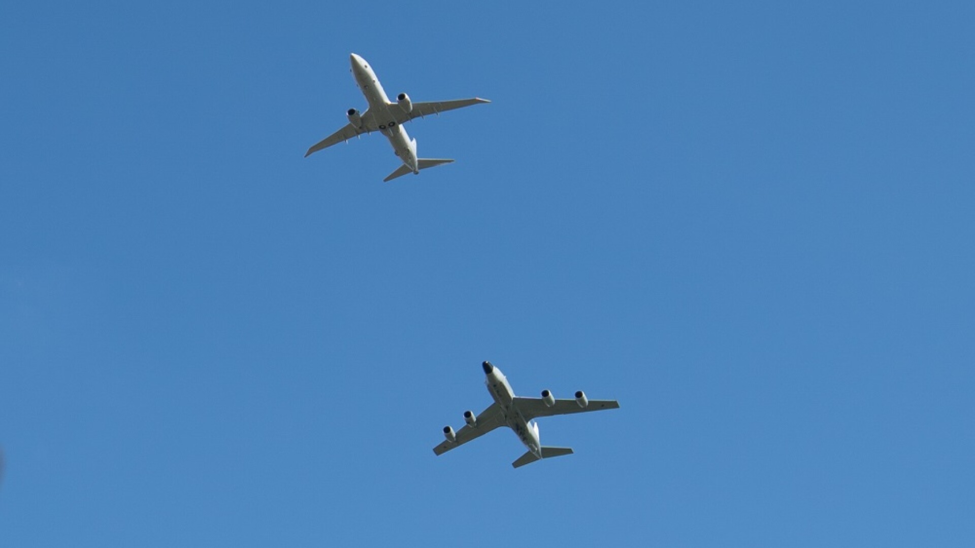 avioane RC-135