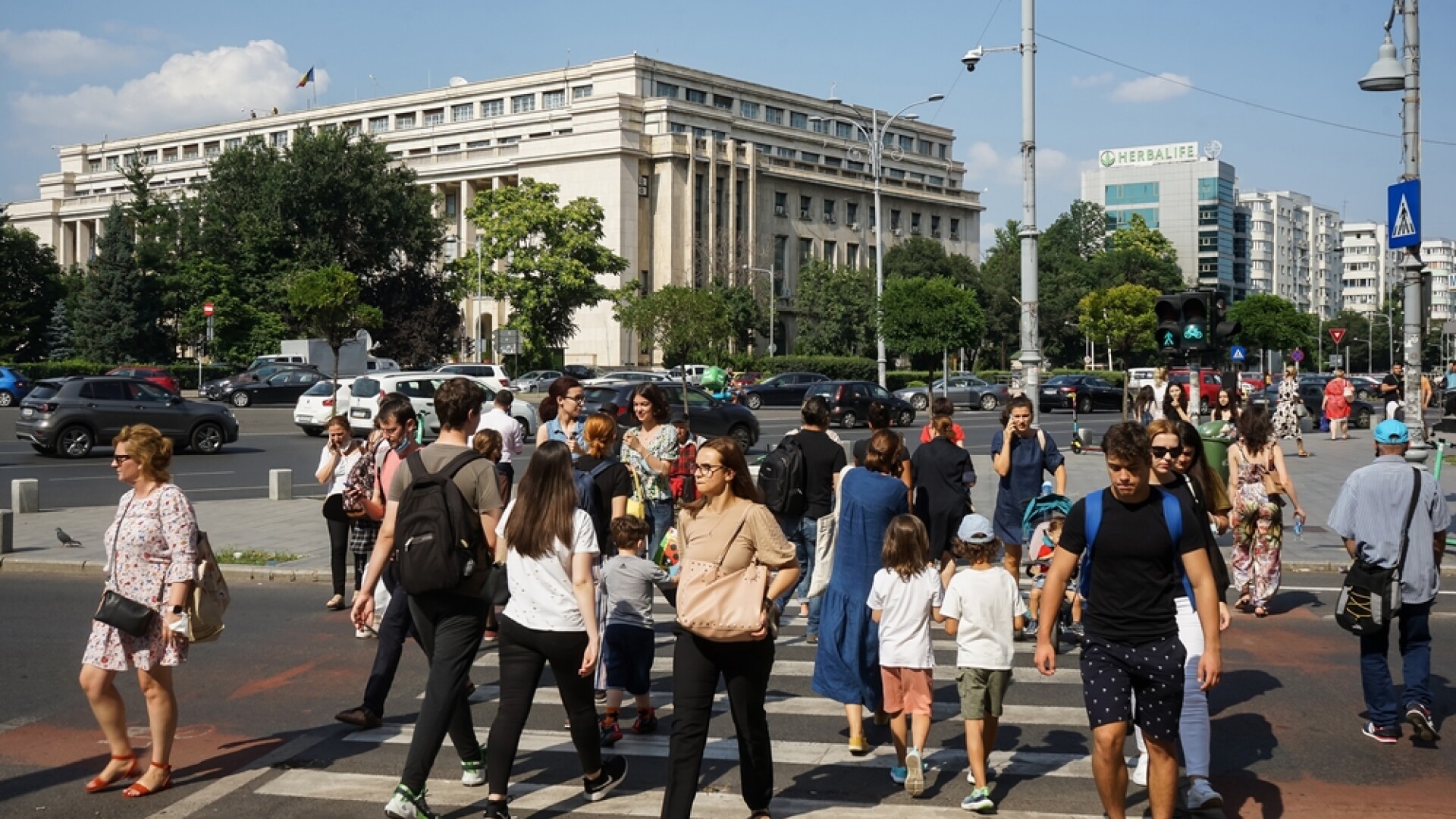 Oameni pe strada