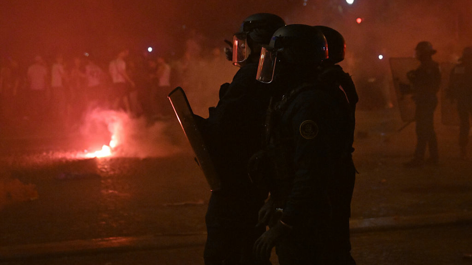 Violențe la Paris după ce PSG a câștigat Champions League. O mașină a intrat peste fanii care sărbătoreau în Grenoble