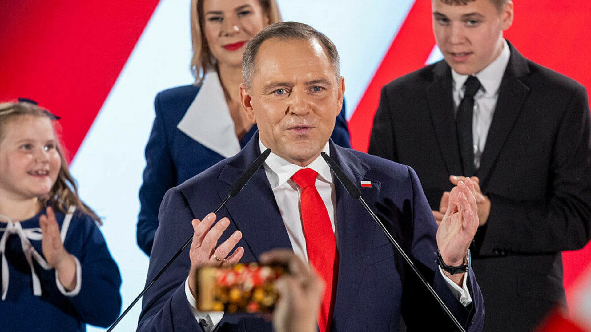 Cine este Karol Nawrocki, noul președinte al Poloniei. Fost boxer și un admirator înfocat al lui Donald Trump