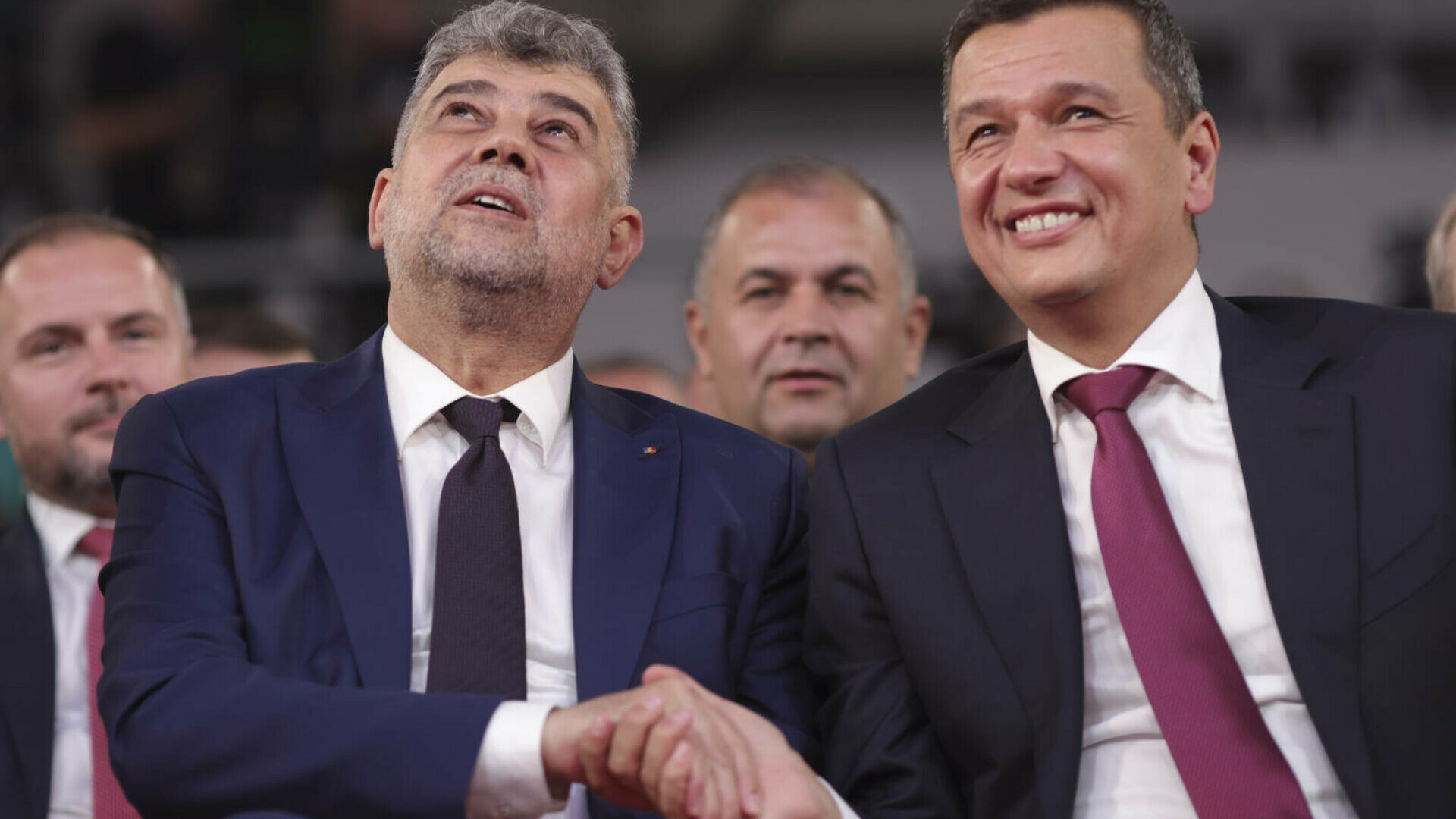 PSD negociază pe funcții intrarea la guvernare, înainte să discute pe măsuri, în timp ce economia este pe marginea prăpastiei