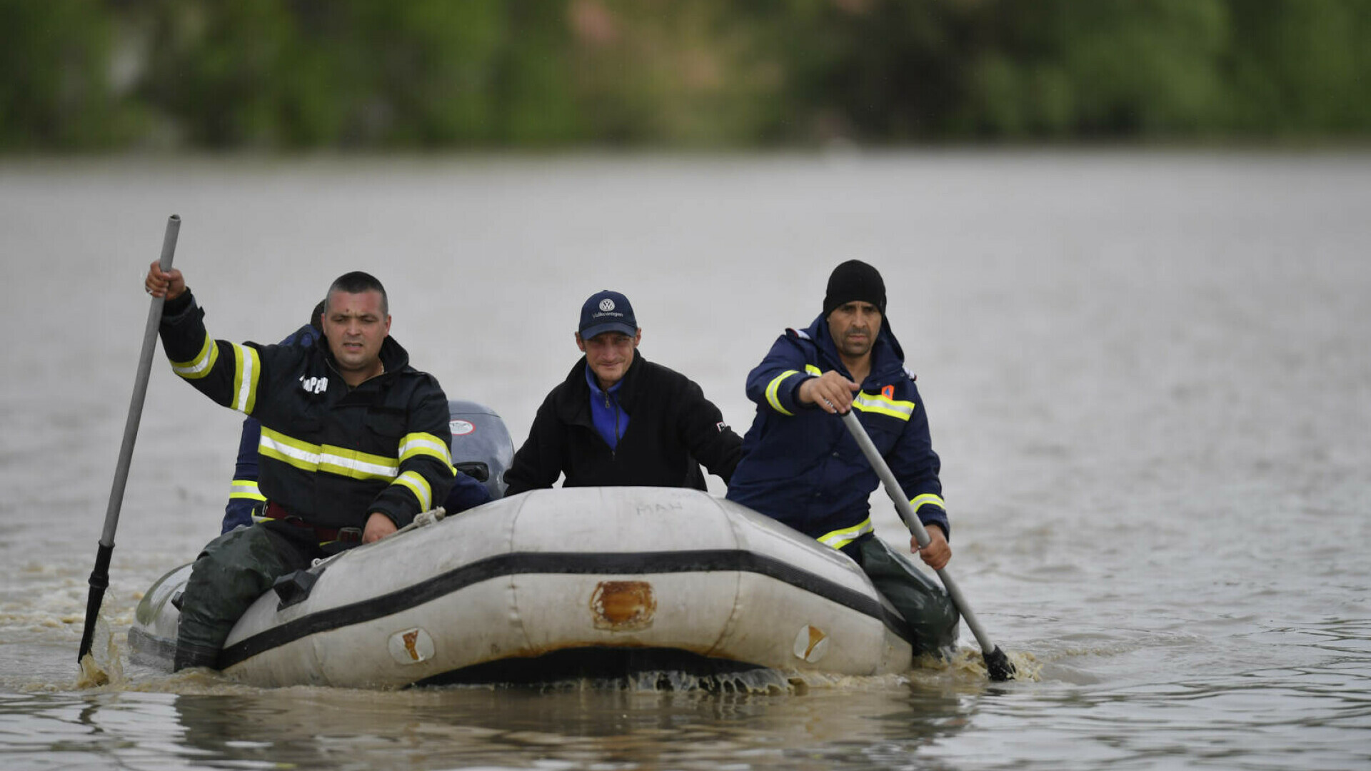 Alertă de inundaţii în mai multe judeţe din ţară. Regiunile pentru care hidrologii au emis un Cod galben | HARTĂ