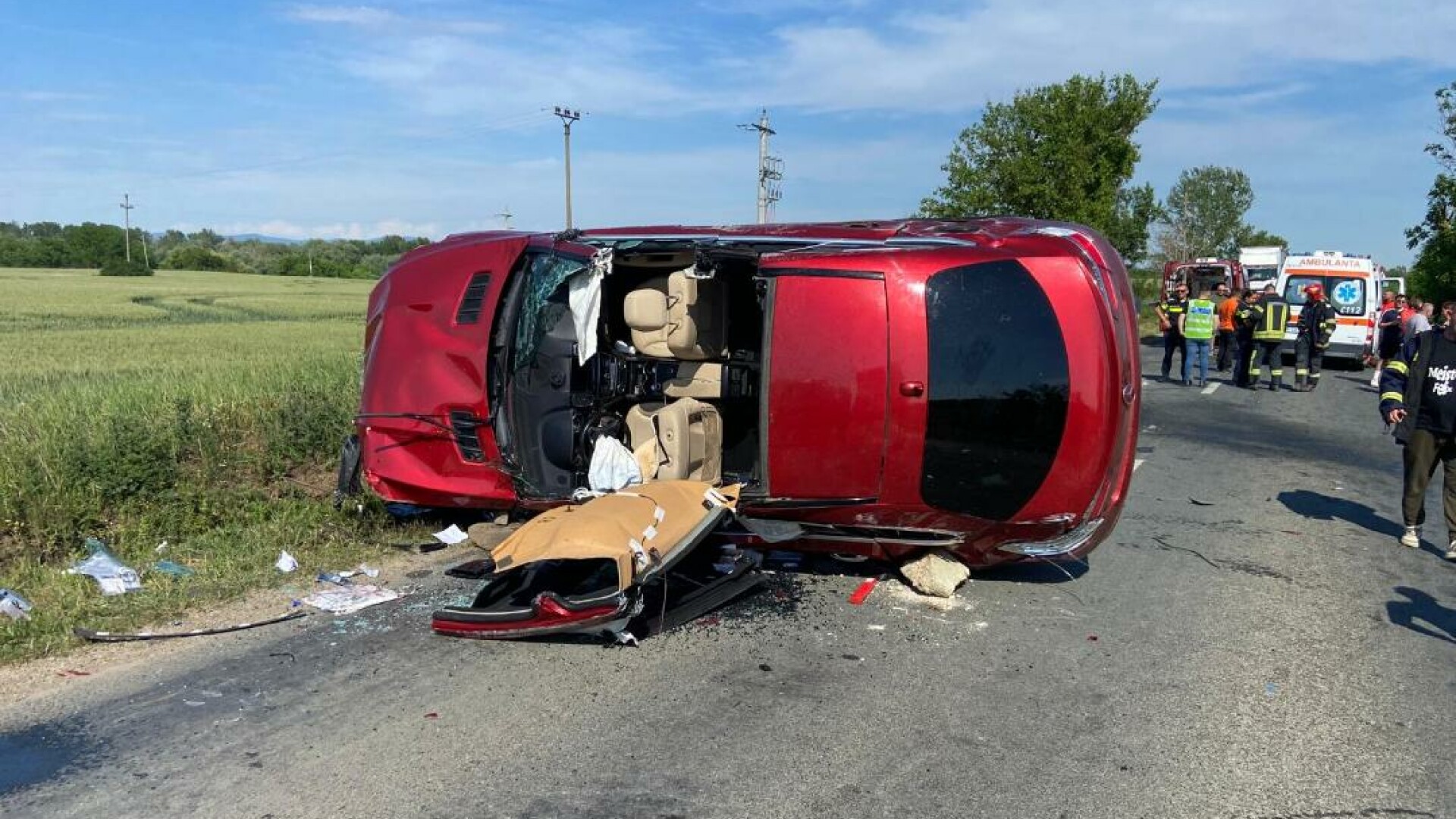 Accident cumplit soldat cu 6 victime, în Arad. Două femei și un copil au fost găsiți în stare de inconștiență