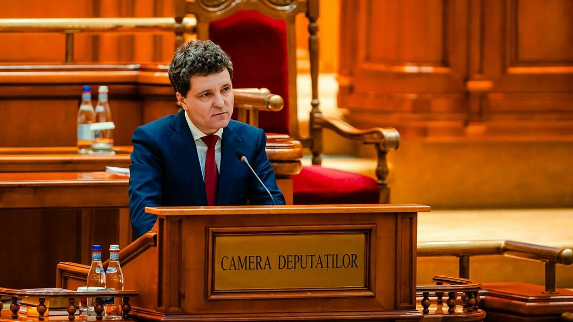 Nicușor Dan vrea ca serviciile secrete să combată evaziunea fiscală. Colectarea taxelor, pe masa CSAT