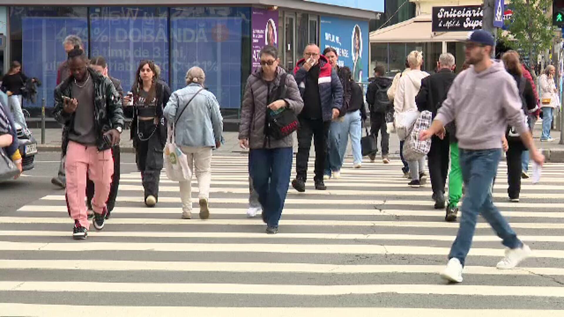 Ce măsuri ar putea lua Guvernul pentru a acoperi gaura de 40 miliarde de lei. Majorări, tăieri de sporuri, toate sunt pe masă