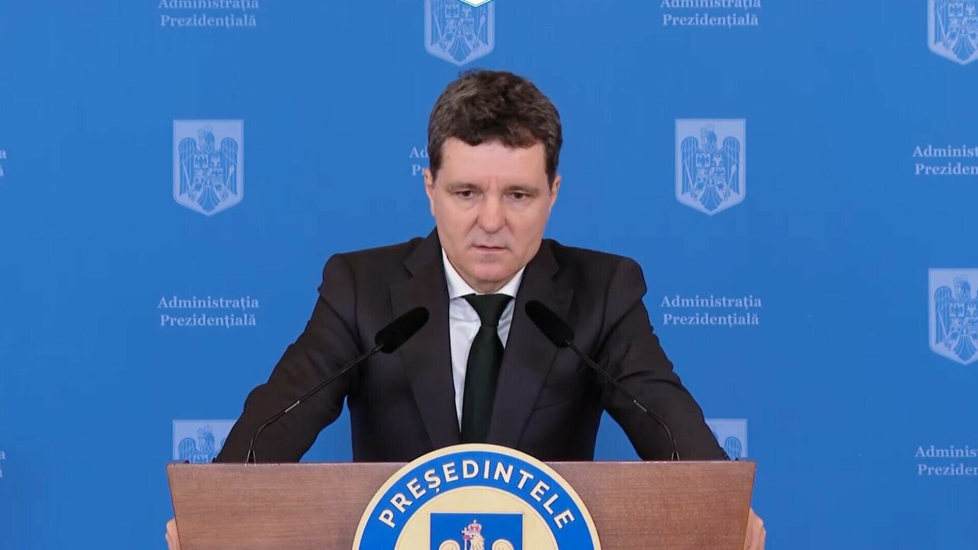 Nicuşor Dan şi-a depus declaraţia de avere. În anexă au fost trecute cele 400 de persoane care l-au împrumutat în campanie