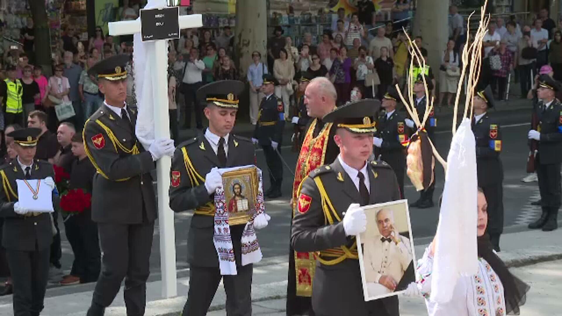 Compozitorul Eugen Doga a fost înmormântat cu onoruri naționale. Sute de mii de oameni și-au luat rămas bun