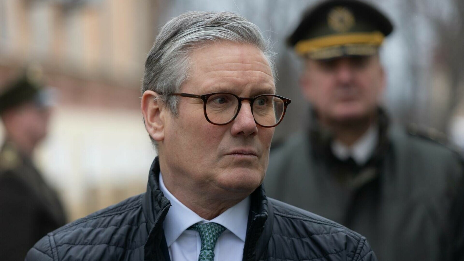 Procesul celor trei incendiatori, care l-au vizat pe Keir Starmer, va începe în aprilie 2026. Printre ei, un român