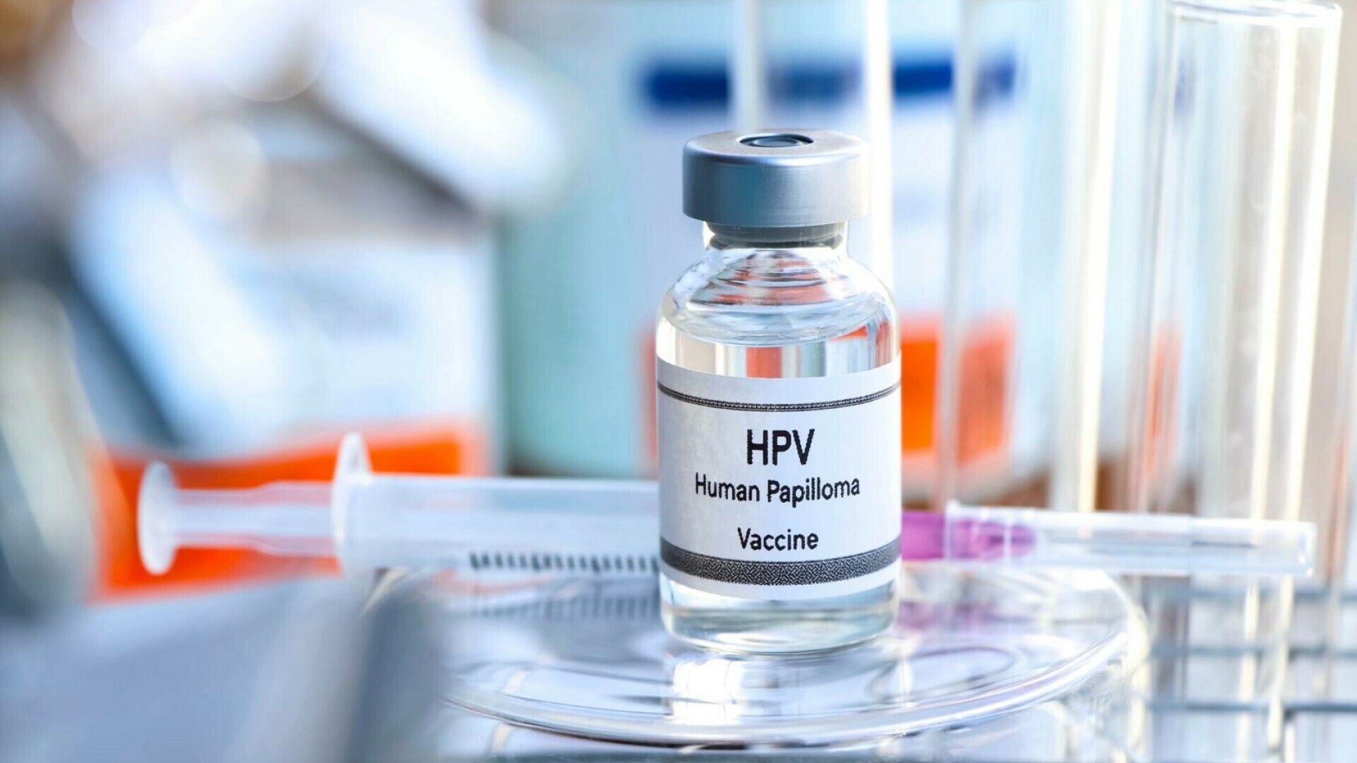 Vaccinare anti-HPV va fi gratuită până la 26 de ani. Legea a fost promulgată de președintele Nicușor Dan