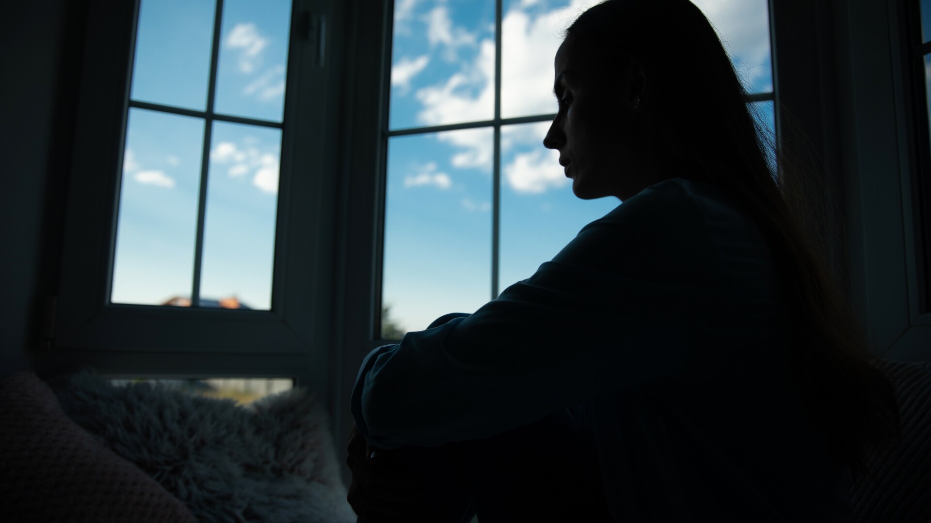 Motivul pentru care o tânără a fost condamnată la închisoare după ce a fost violată de mai mulți bărbați