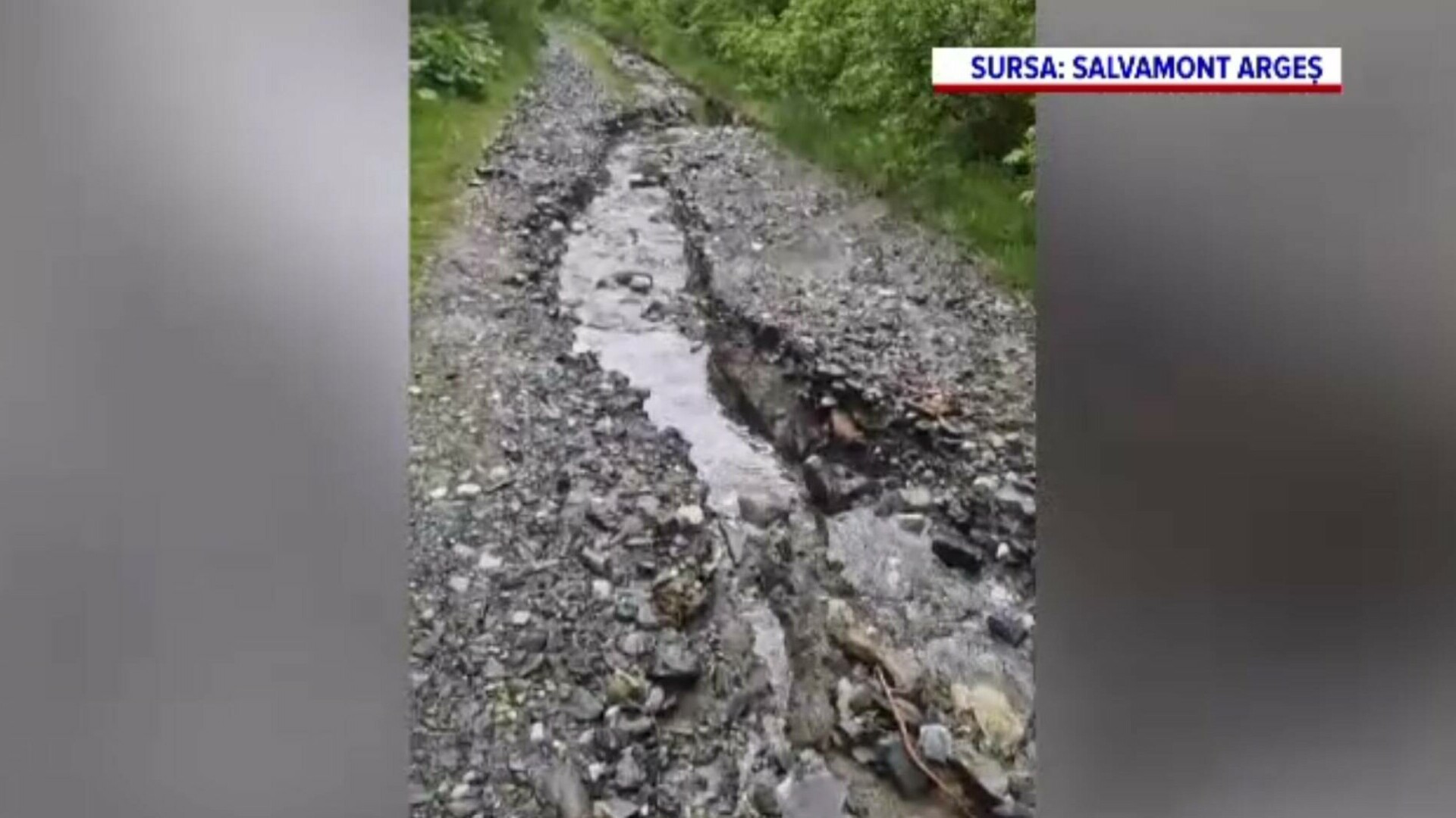 Salvamontiștii argeșeni au recuperat 12 turiști rămași izolați pe drumul spre vârful Moldoveanu