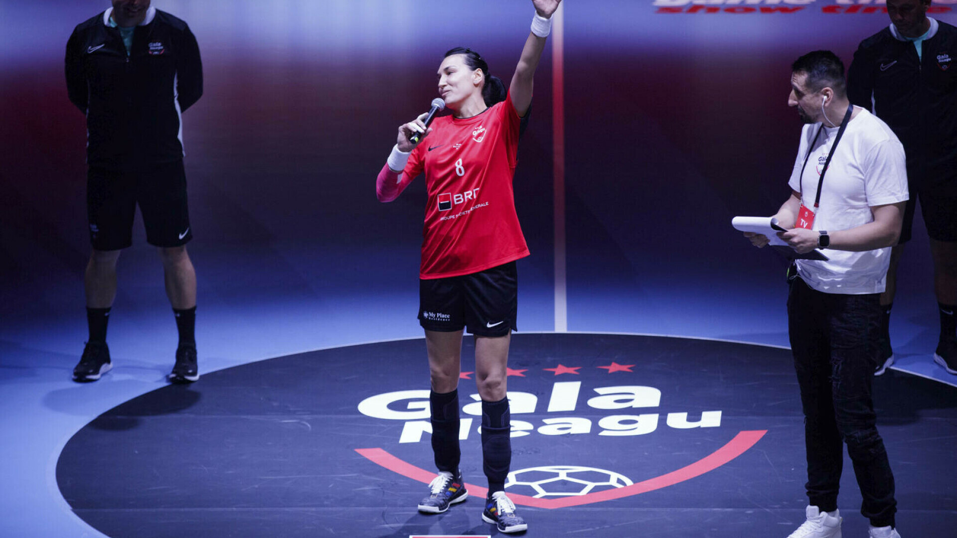 Cristina Neagu şi-a luat rămas-bun de la handbal. Nume mari din sport și din lumea publică i-au fost alături. FOTO