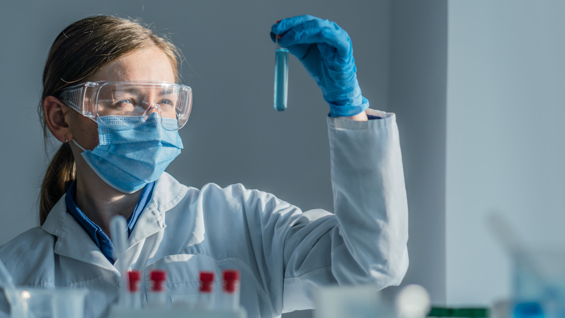Medicii au un nou tratament pentru superbacteriile rezistente la antibiotice. Metoda este folosită deja pentru alte boli
