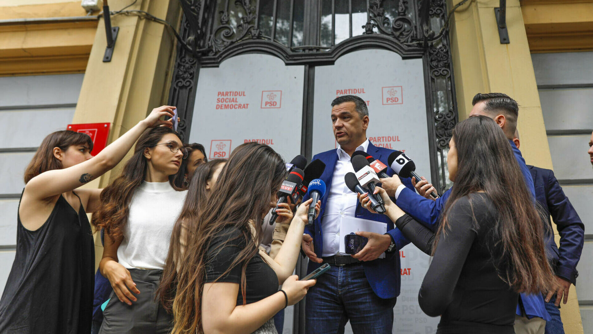 Surse: PSD „dă vina” pe un consilier prezidențial pentru taxa pe tranzacții bancare. Varianta fără USR la guvernare, pe masă