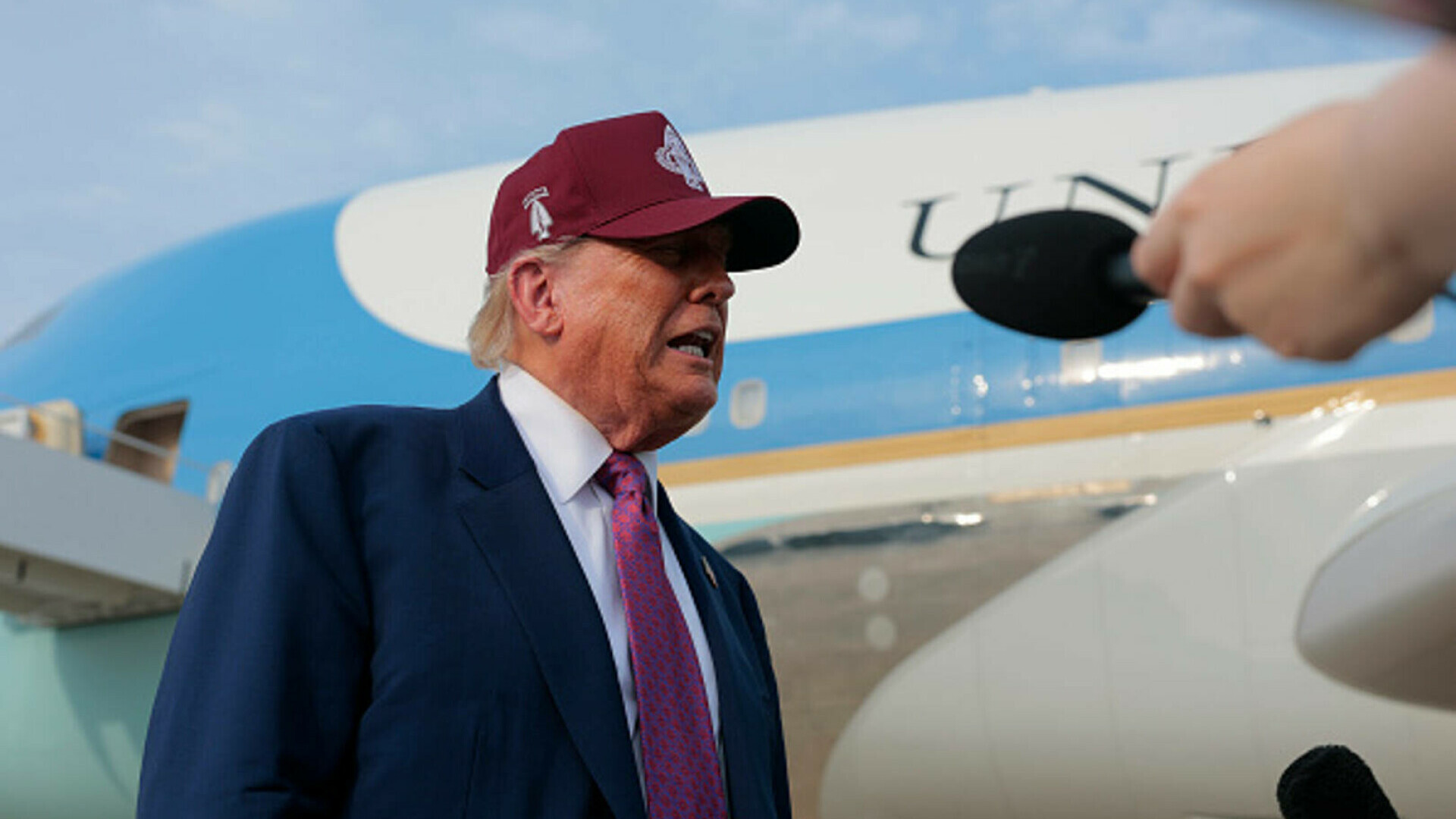 Donald Trump anunță un posibil atac împotriva instalațiilor nucleare iraniene. „Nu vreau să spun iminent"