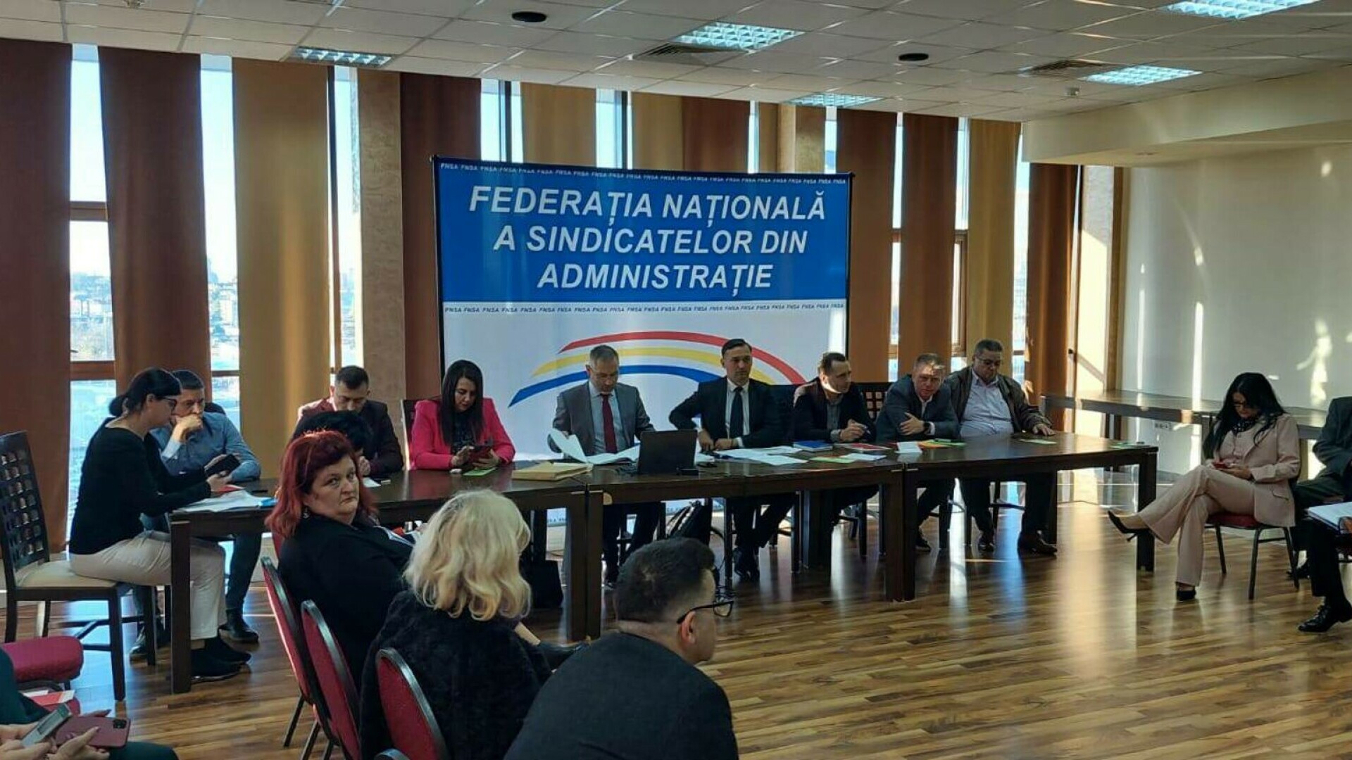 Federaţia Naţională a Sindicatelor din Administraţie avertizează: România se află pe marginea colapsului administrativ