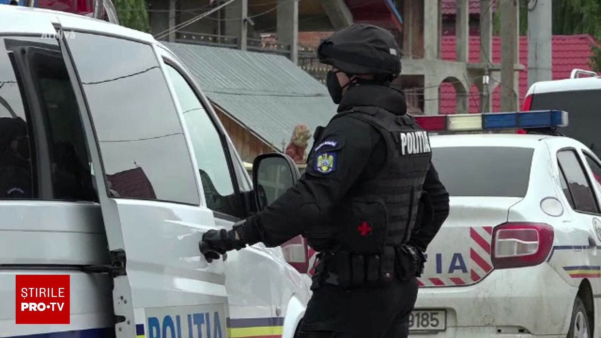 Grupare din Rom&acirc;nia, acuzat&#259; c&#259; a spart conturile a 1.000 de contribuabili britanici. Prejudiciu de un milion de lire