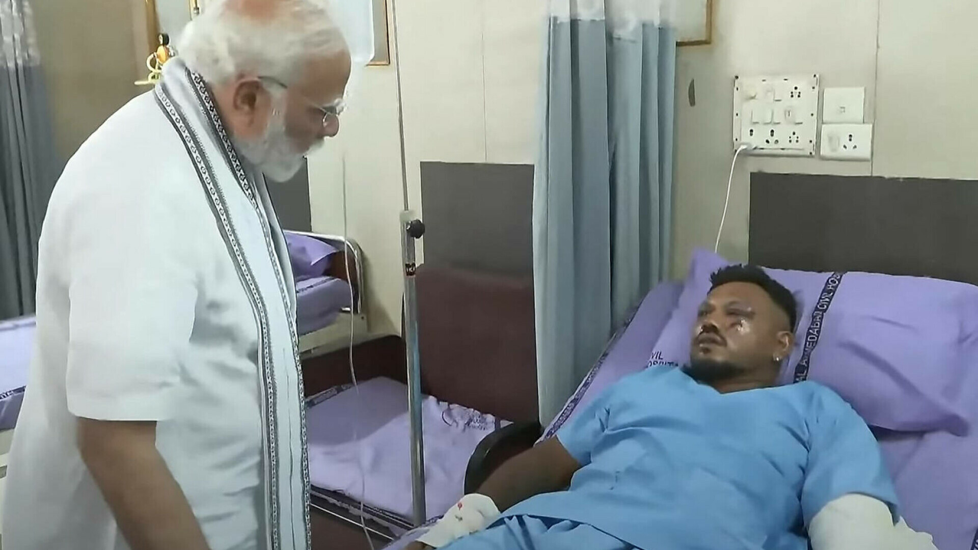 Singurul supraviețuitor al accidentului aviatic din India povestește cum s-a salvat. „Mi-am dat seama că sunt în viață”