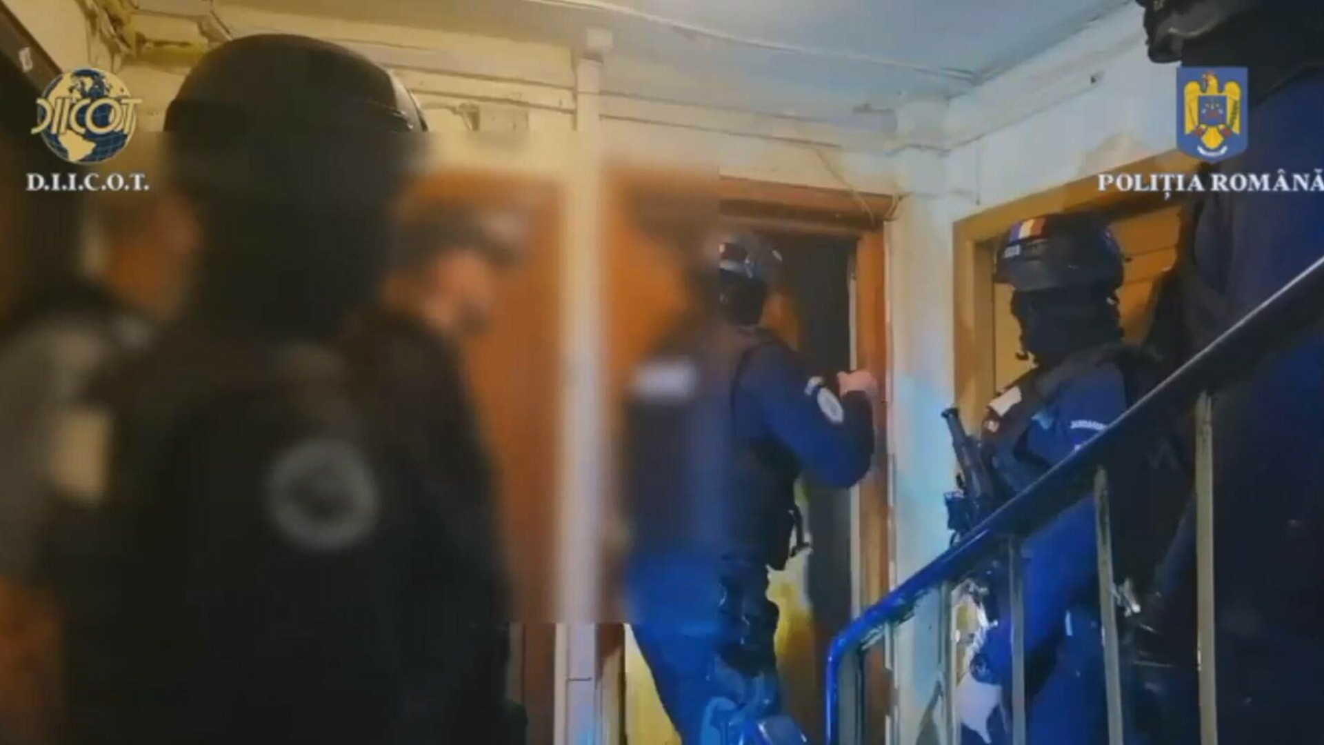 O femeie de 54 de ani, reținută pentru trafic de persoane și exploatarea unei victime cu handicap