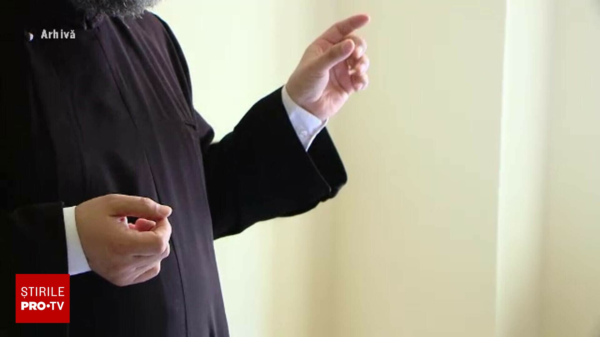 Un fost prim-procuror din Galați, reținut după ce ar fi mușamalizat un dosar de viol care implică un preot și o minoră
