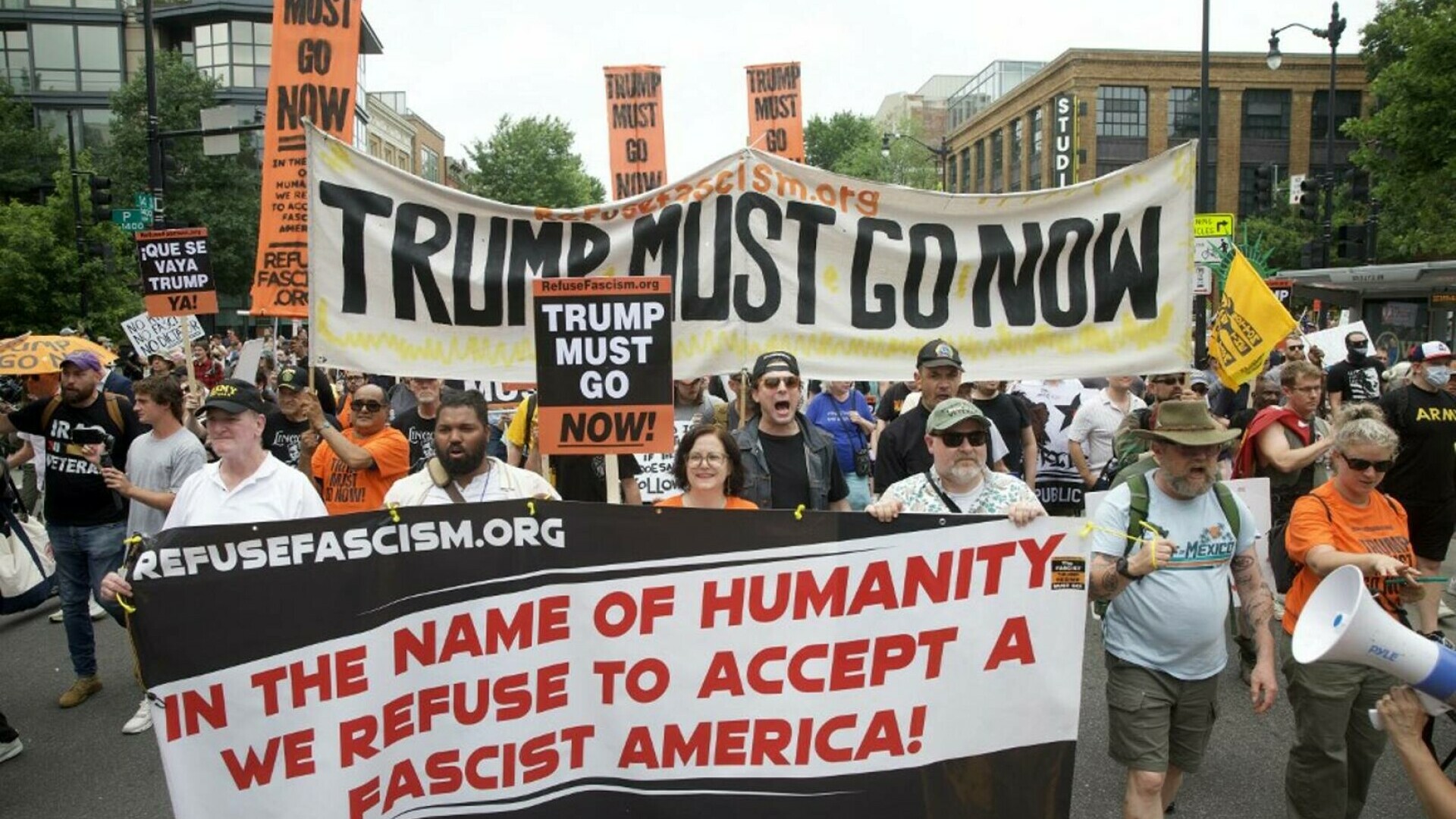 Noi proteste în marile orașe din SUA, înaintea paradei militare organizată în cinstea lui Donald Trump