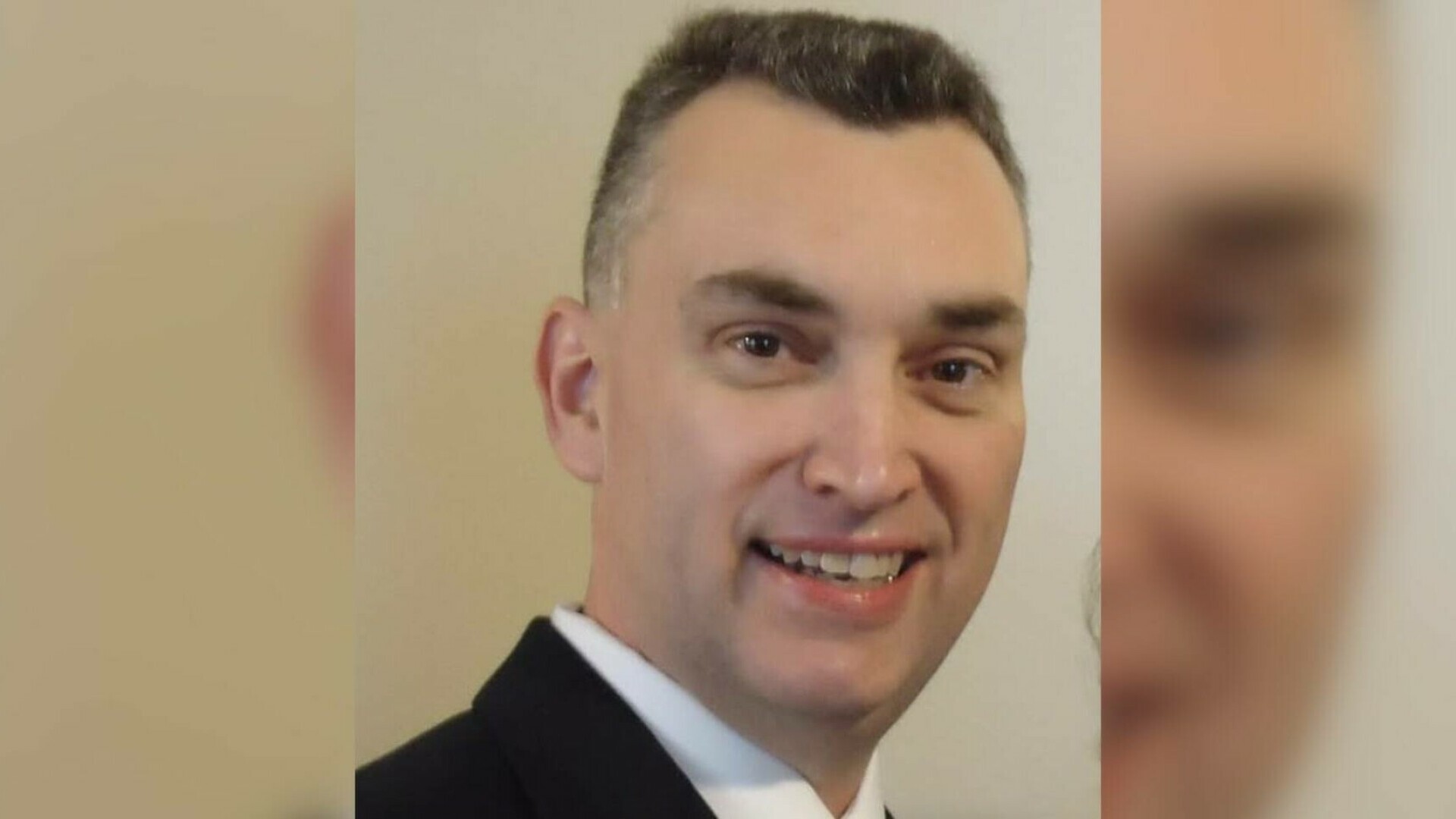Cine este bărbatul care a ucis doi aleşi democraţi din Congresul statului Minnesota. Ce a găsit poliția în mașina sa