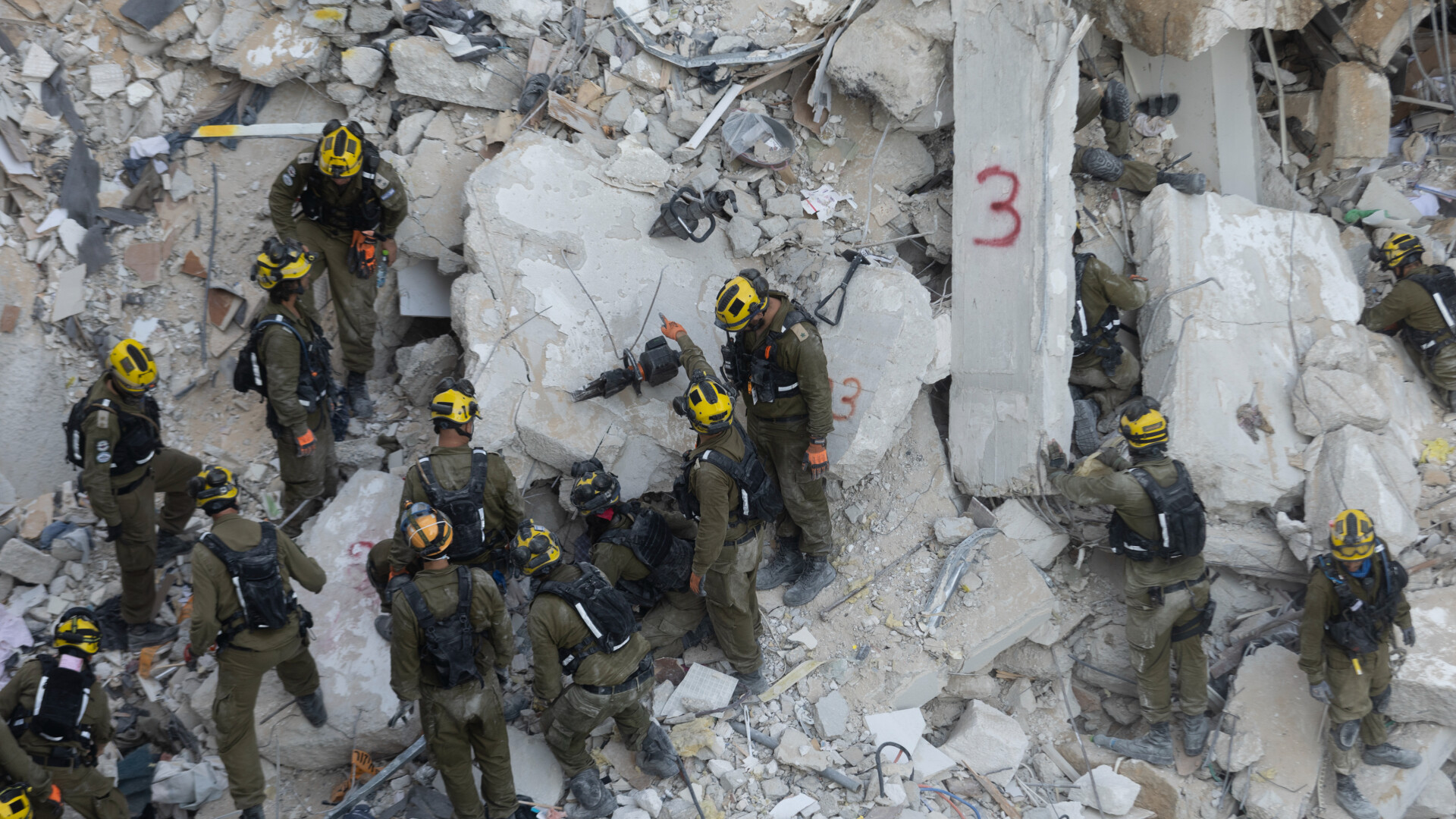 Crește bilanțul victimelor după atacurile Iranului în Israel. Cel puțin 10 persoane au murit și alte 200 au fost rănite