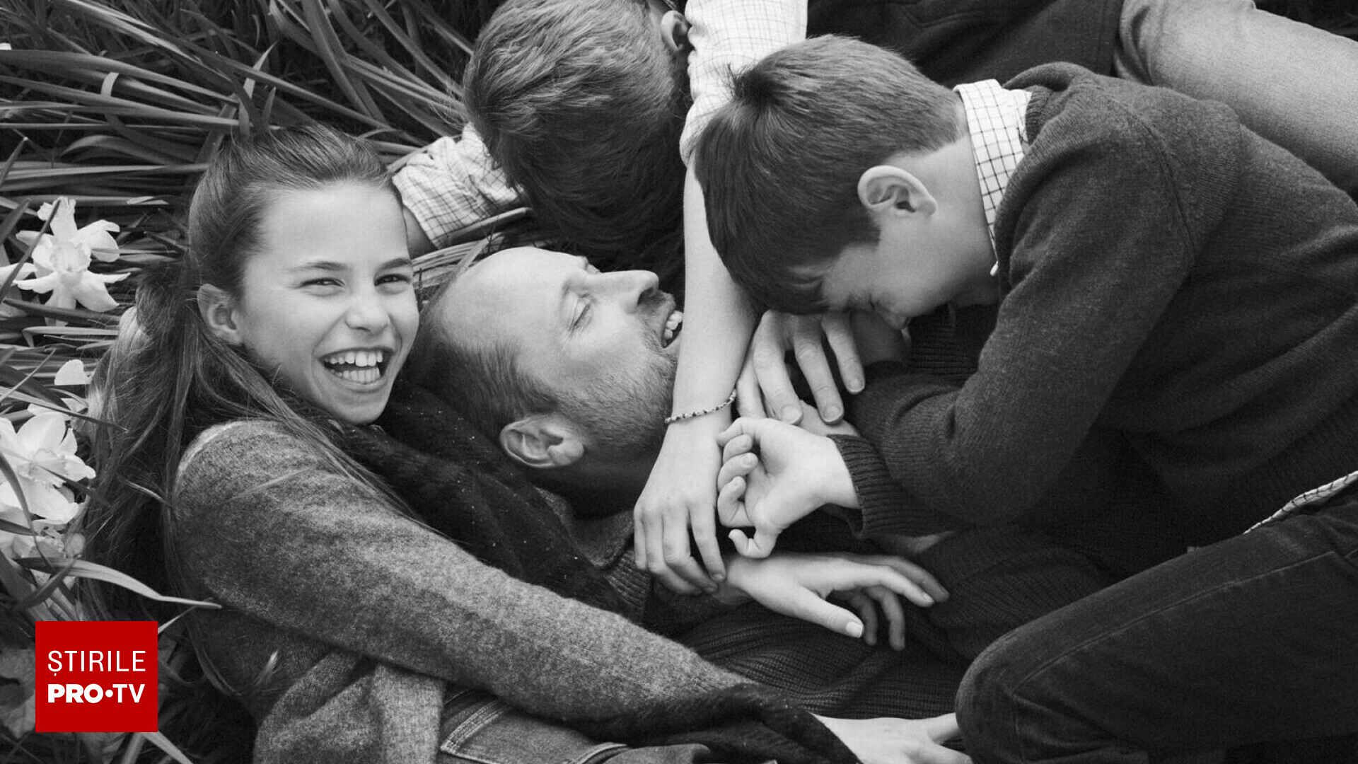 Familia Regală din Marea Britanie a postat noi imagini pentru a marca ...