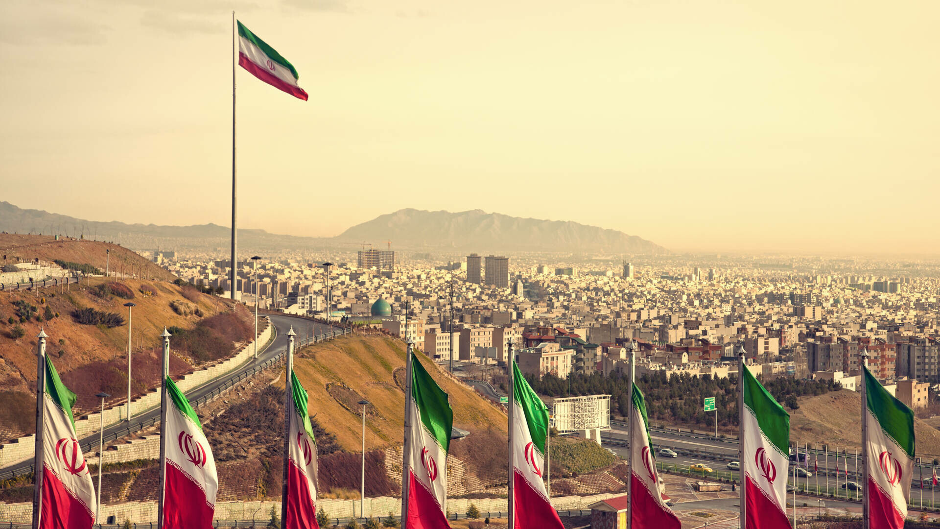 Iranul susține că a prins două persoane dintr-un complot al Mossadului, în a treia zi de confruntări directe cu Israelul