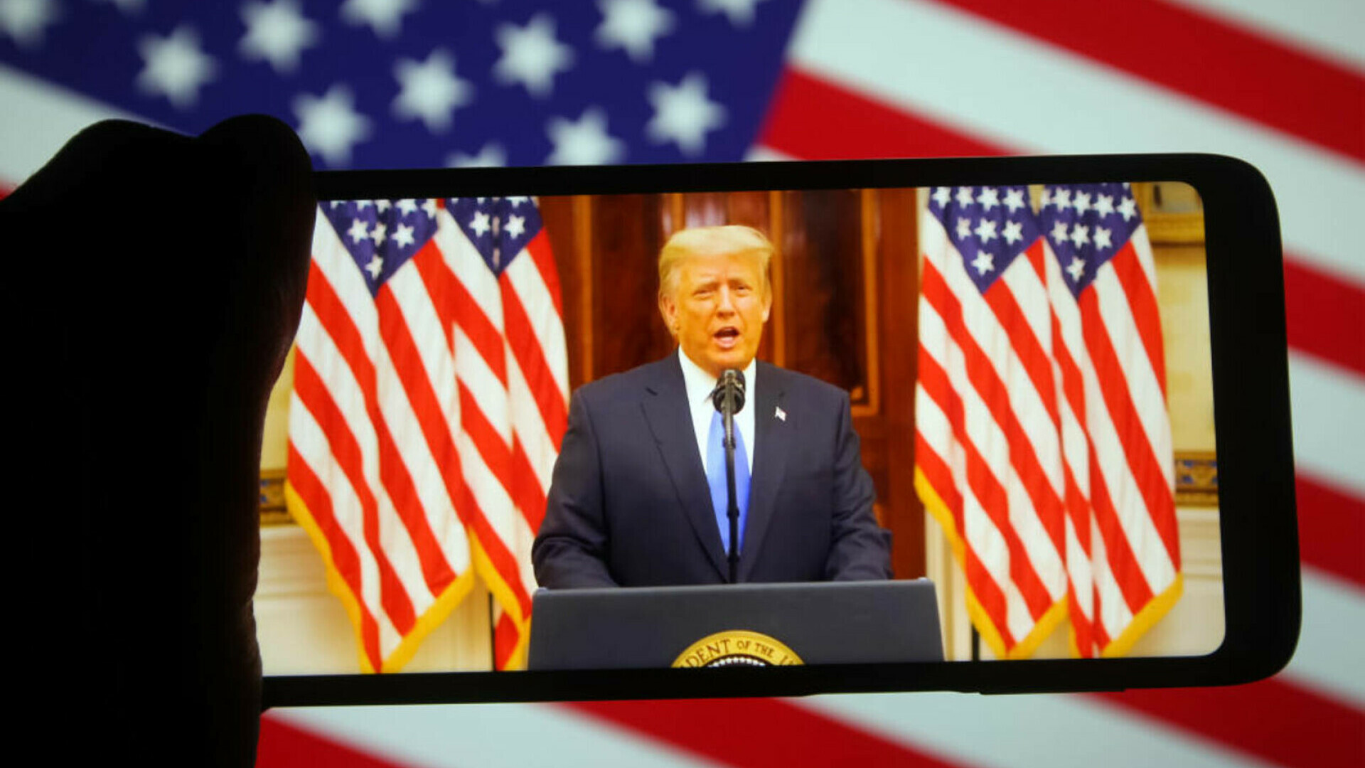 Trump Organization intră pe piaţa telefoniei mobile. Cât costă și cum arată smartphone-ul Trump Mobile. FOTO