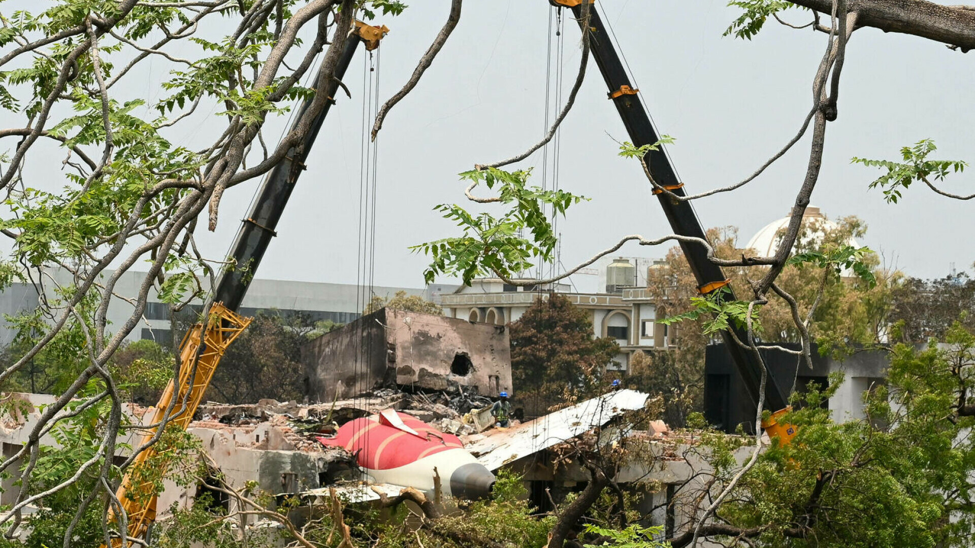 Regretul pe care îl are singurul supraviețuitor al tragediei aviatice din India. „Mi-aș fi dorit să nu mai fiu în viață”