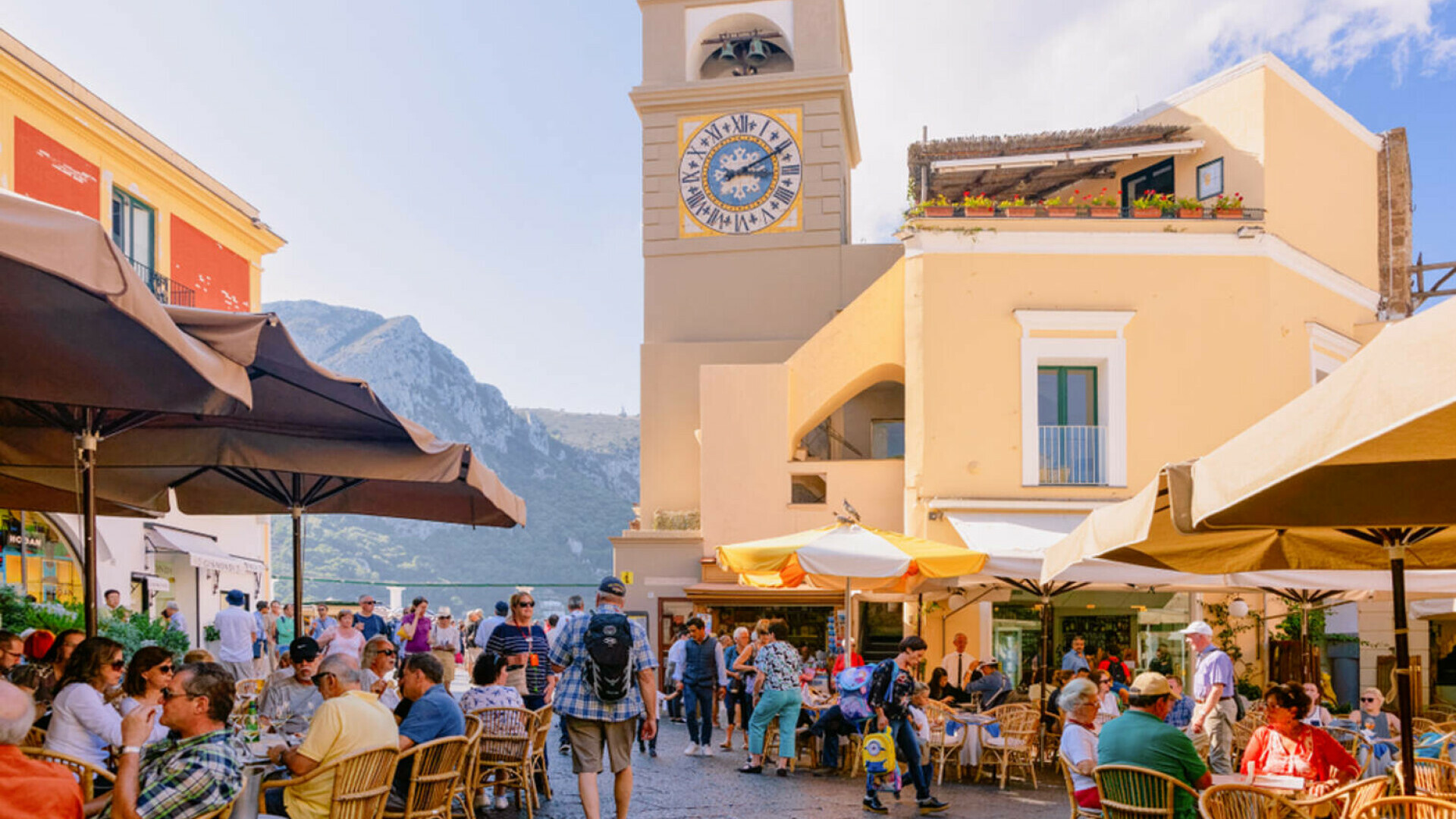O celebră destinație turistică interzice promovările insistente adresate turiștilor. Ce riscă cei care încalcă regula