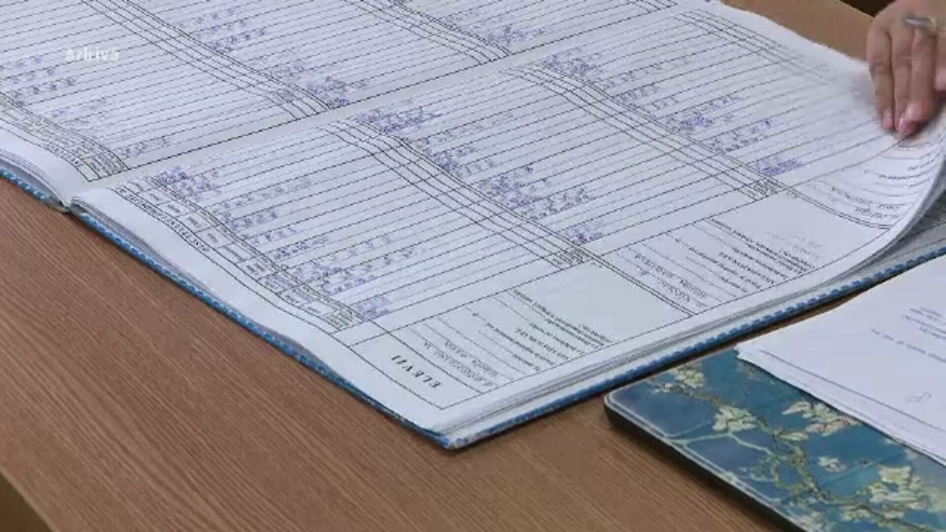 Mai multe autoare, educație media și inteligență artificială. Ce aduce nou programa de Limba română pentru clasa a IX-a