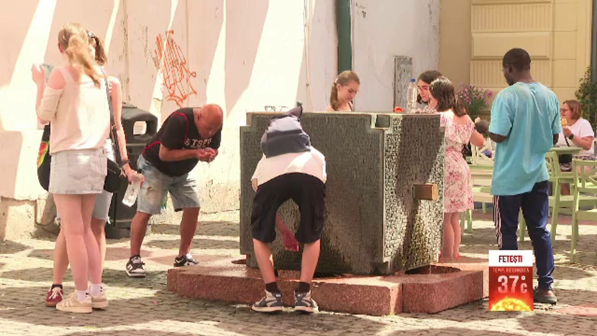 Jumătate din România se topește în prima zi de caniculă severă. Un bărbat a murit în drum spre muncă, doborât de căldură