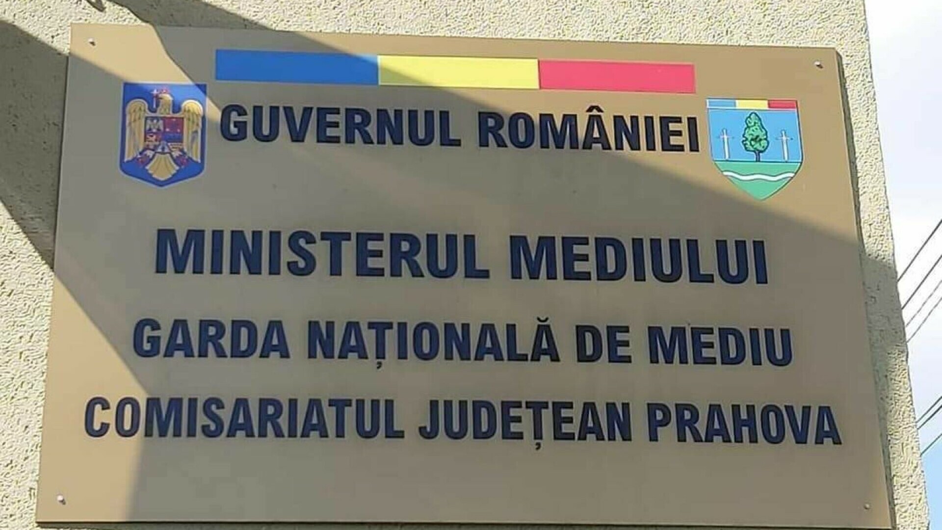 Amenda piperată pentru operatorul Hidro Prahova. Ape uzate menajere au fost deversate în râul Prahova